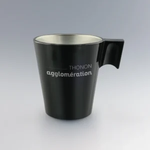 Tasse expresso en verre Luminarc noire, finition intérieure métallisée, personnalisée avec un logo blanc.