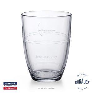 Verre Duralex Gigogne 36 cl gravé avec le logo de la Gendarmerie nationale et le nom Martial Dupuy